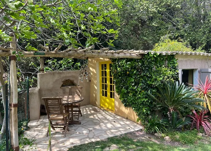 La Calanque De Figuerolles *