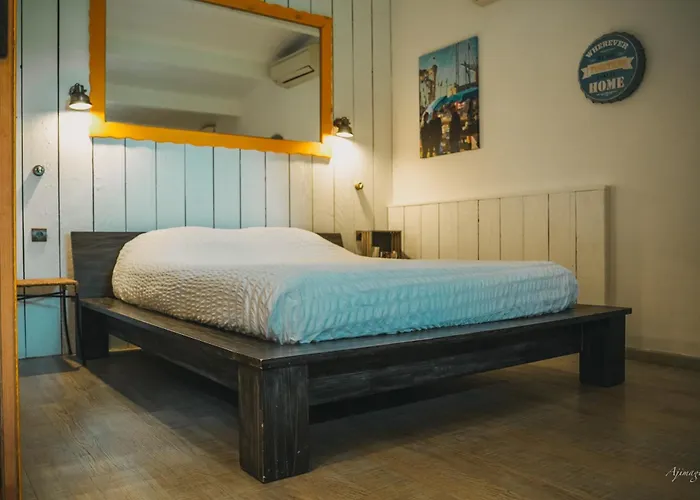 La Calanque De Figuerolles *